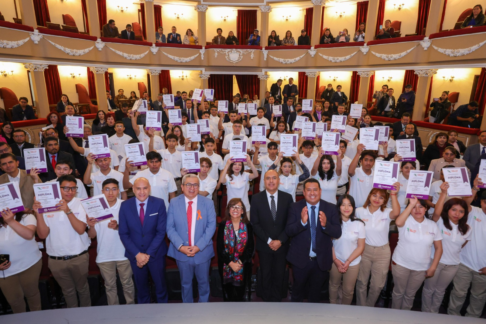 Celebran a egresados del Cecyte y amplían oferta educativa